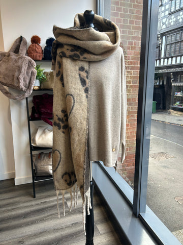 Chunky Heart Scarf - Stone
