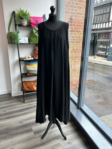 Sleeveless Trapeze Dress - Black
